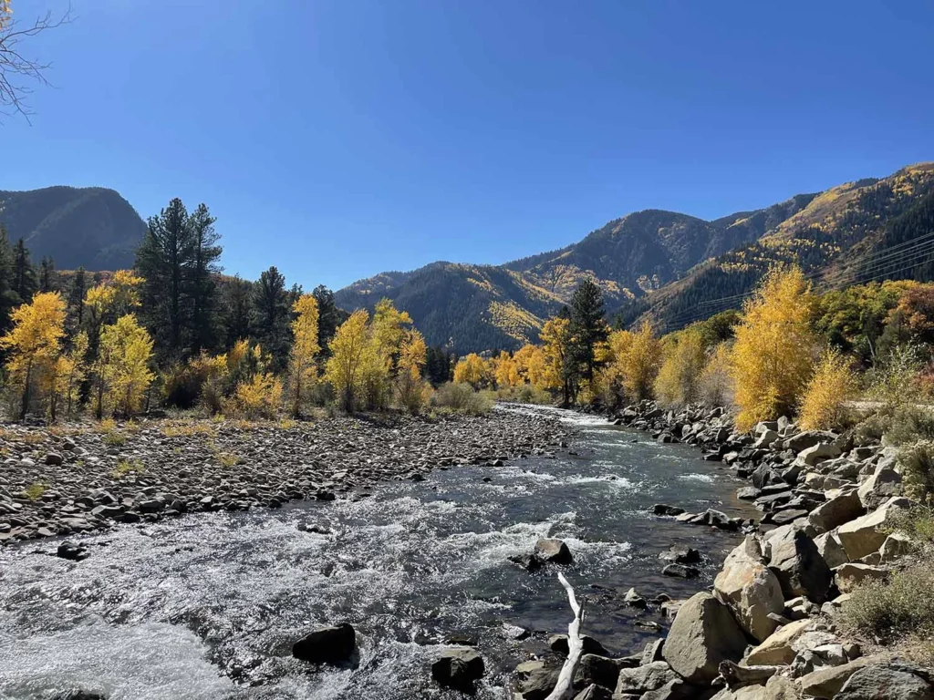 Fall colors on the Crystal River